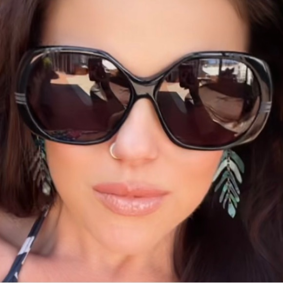 Retro Sunglasses FlyGirls 🖤 Sunnies 🔥🔥🔥 - Picture 13 of 17